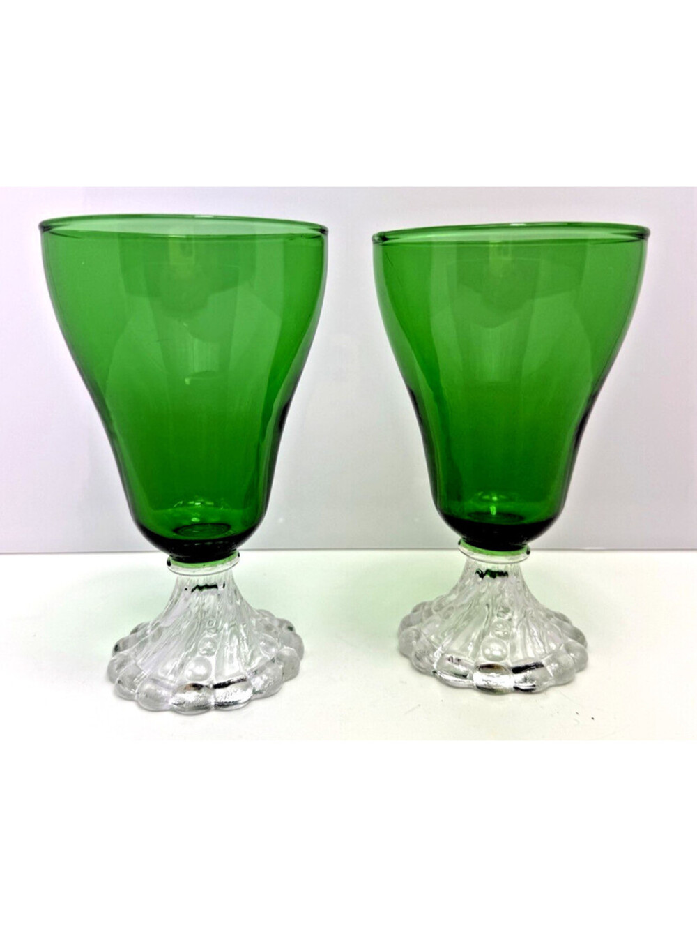 Vtg Emerald Green Boopie Burple Glasses Set Of 2 Clear Swirl Footed Base Anchor